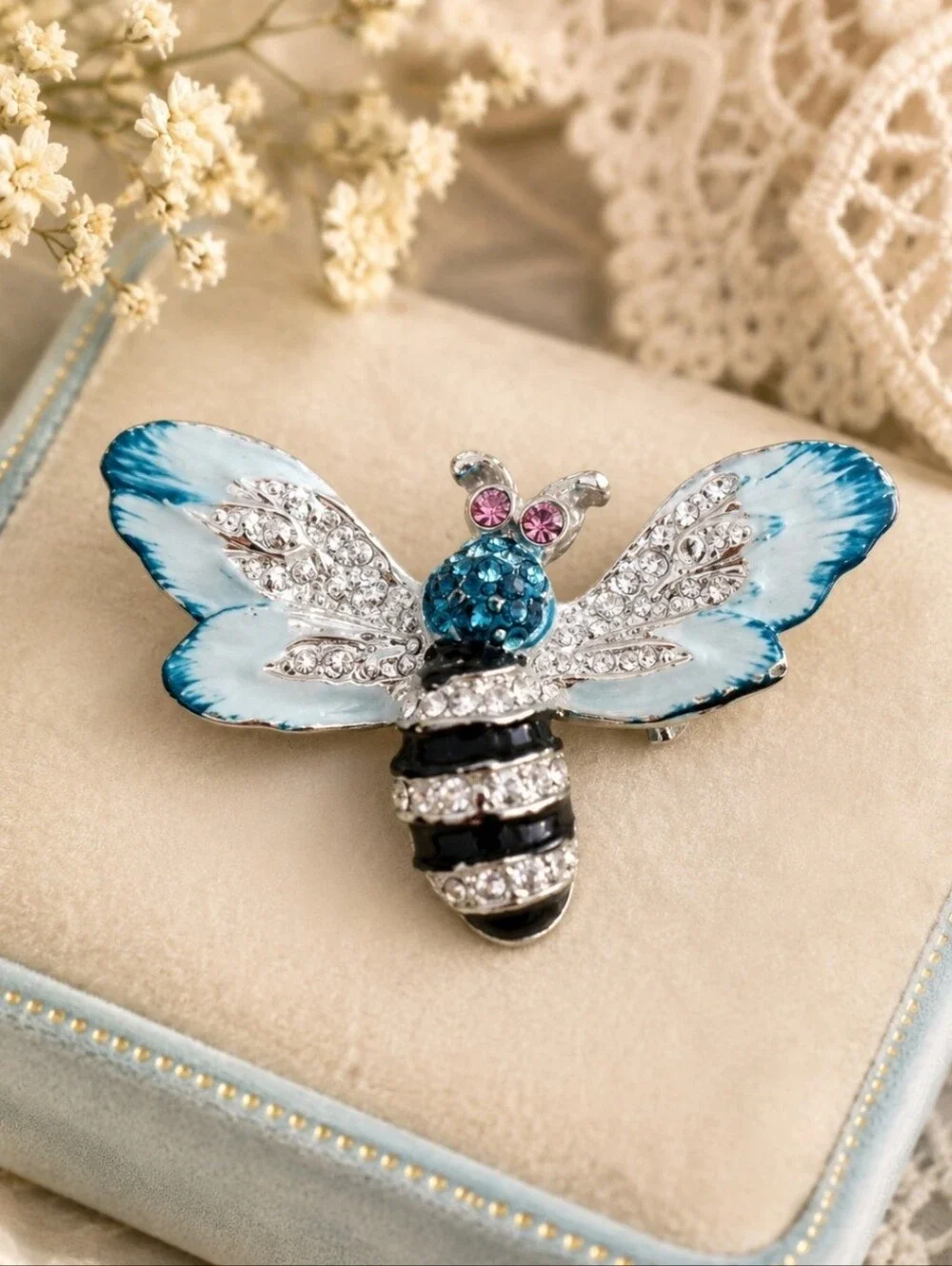 Vintage Bumble Bee Brooch Pin
